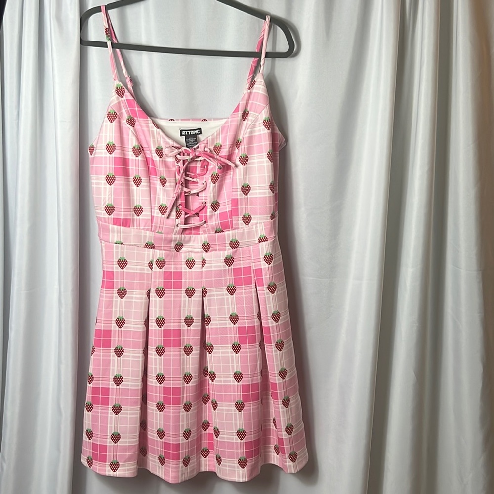 ⚡️24HR FLASH SALE⚡️Hot Topic Strawberry Dress